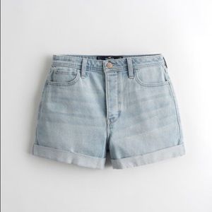 Hollister Ultra High-Rise Mom Short